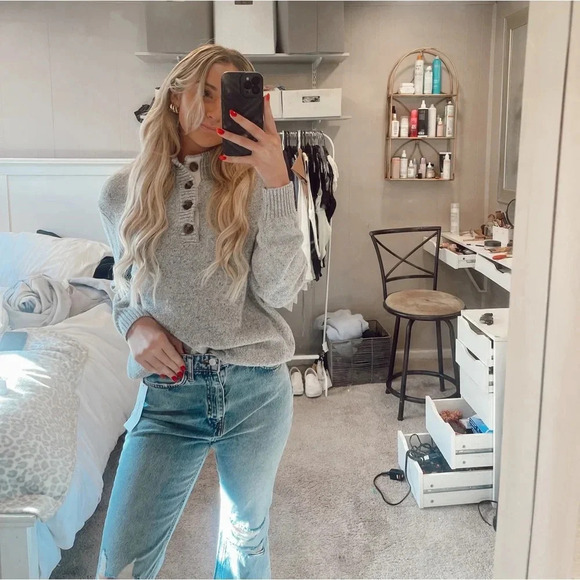 IZOD sweater L - Picture 1 of 7